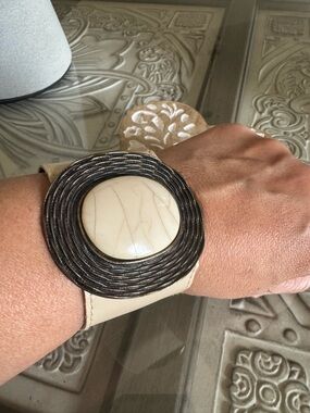 Bracelet with Gold Buckle - Black and Cream